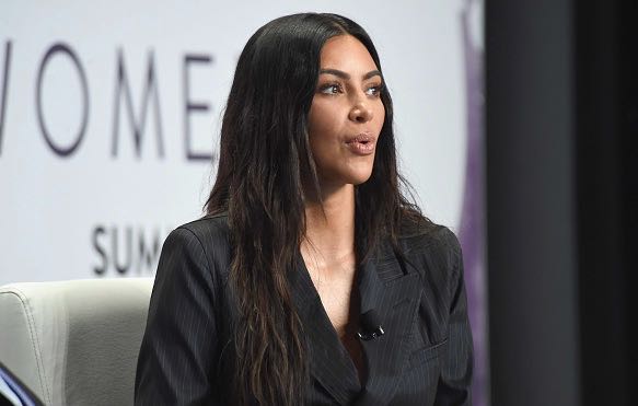 Kim Kardashian Selfies Team