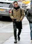 Justin Theroux hangs out with a buddy in NYC