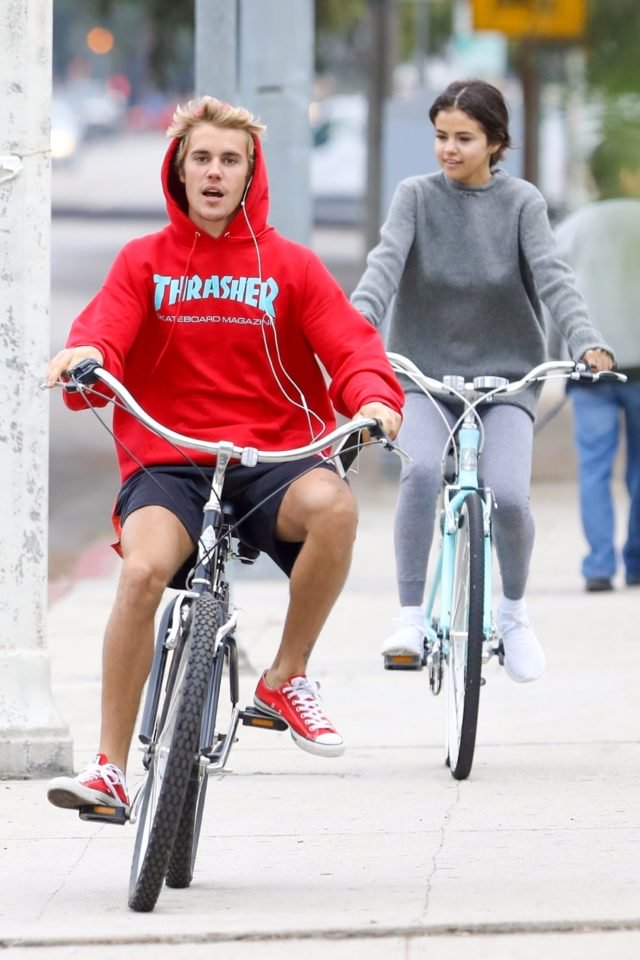 Selena Gomez Justin Bieber bike ride dating back together 2017