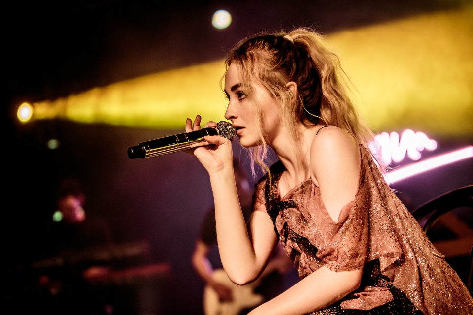 Sabrina Carpenter Teases New Song ‘Alien’