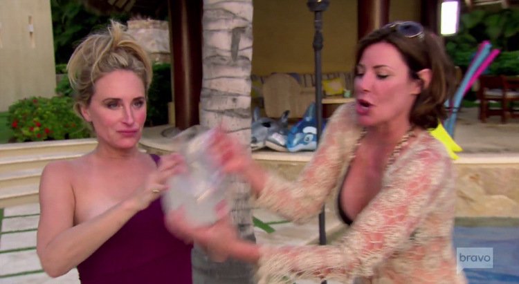 Sonja Morgan’s Dress Fell Off While She Was On Stage At Luann de Lesseps’ Cabaret Show