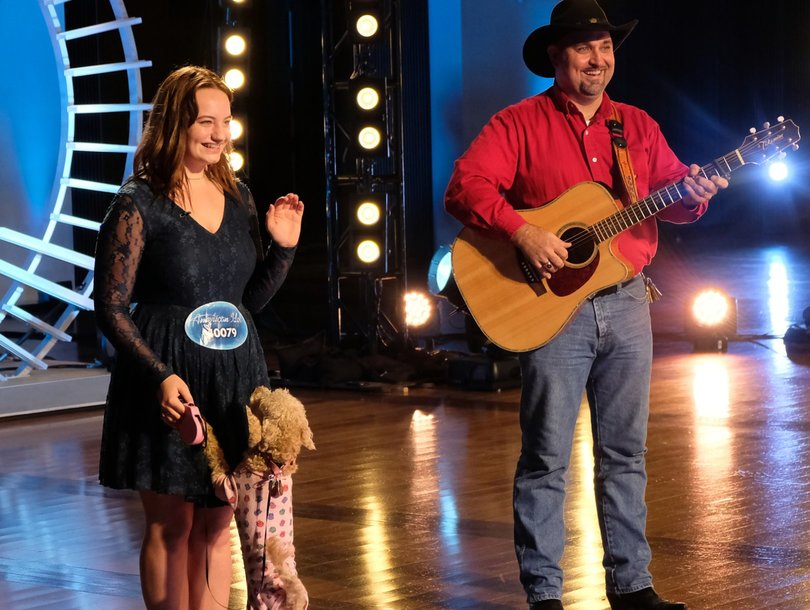 'American Idol' Fifth Judge: One Contestant Gets Crappy Critique, Another Stuns With Best Original Song Ever on Show