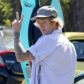 justin bieber peace sign