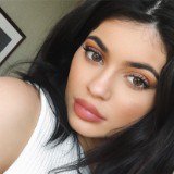 Here's How Kylie Jenner Actually Does Her Makeup