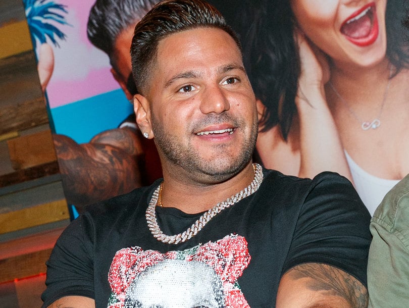 'Jersey Shore' Tea-Shirt Time: Ronnie Brings Home a Busty Blonde Despite Having a Pregnant Girlfriend